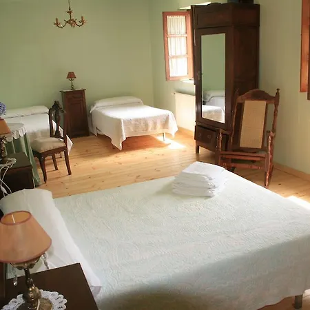 Casa Pousadoira Casa de Campo *